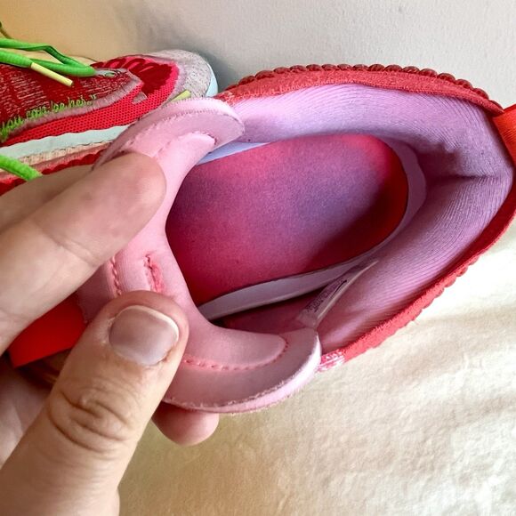 Size 10 - Nike A'ja Wilson x Cosmic Unity 3 Hot Punch, Hot Pink And Green - Picture 9 of 12